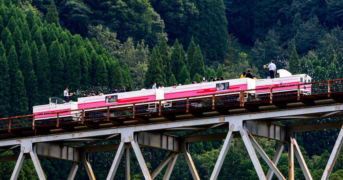 世界が注目。「とんこつスープ」を燃料に走る”高千穂あまてらす鉄道”とは？
